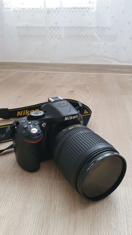 NIKON D5200 + objektiv 18-105 mm AF-S DX VR