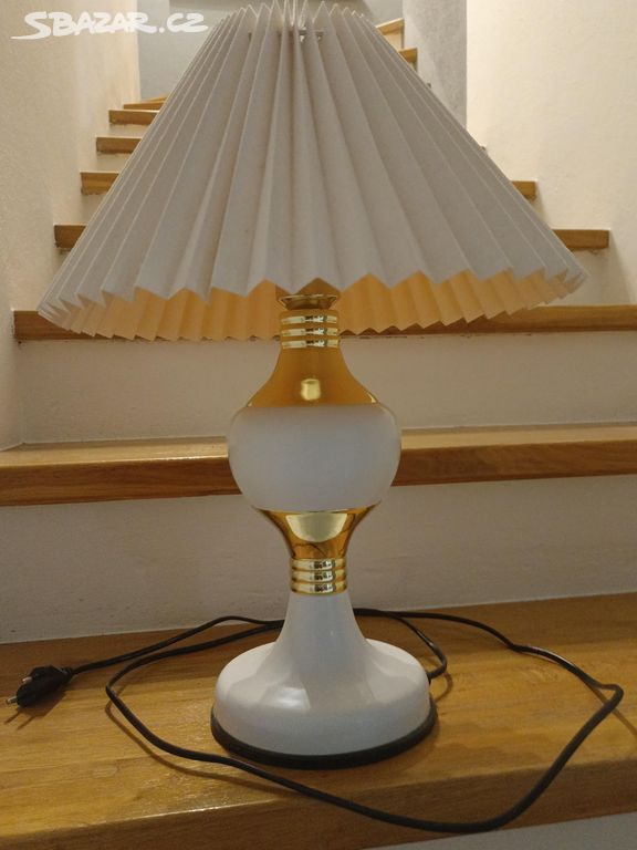 Dotyková lampa