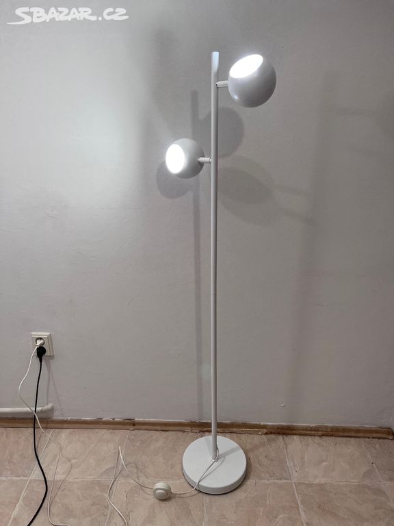 Designová stojací lampa