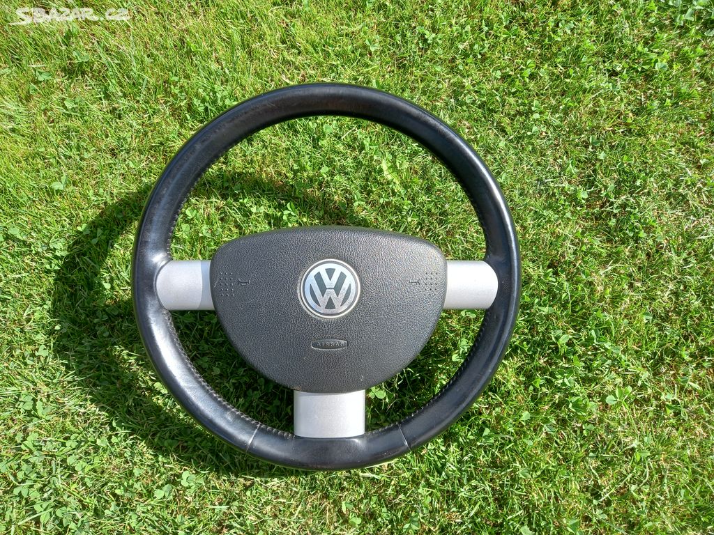 kožený volant VW New Beetle 9C hezký stav