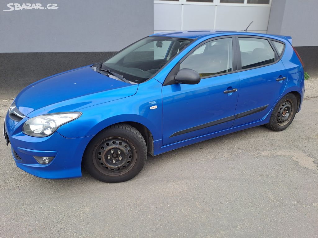 HYUNDAI i30 1.4 80kW r.11 108000 km, po.1majiteli