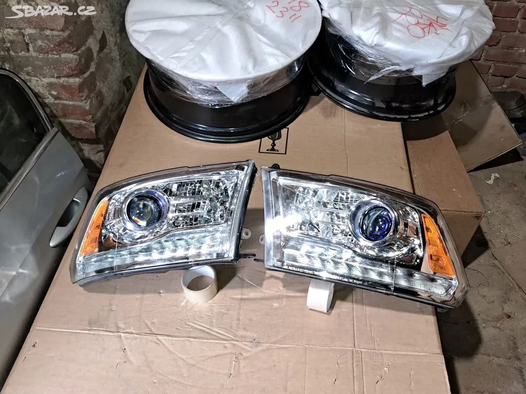 přední světla Dodge RAM Halogen Led