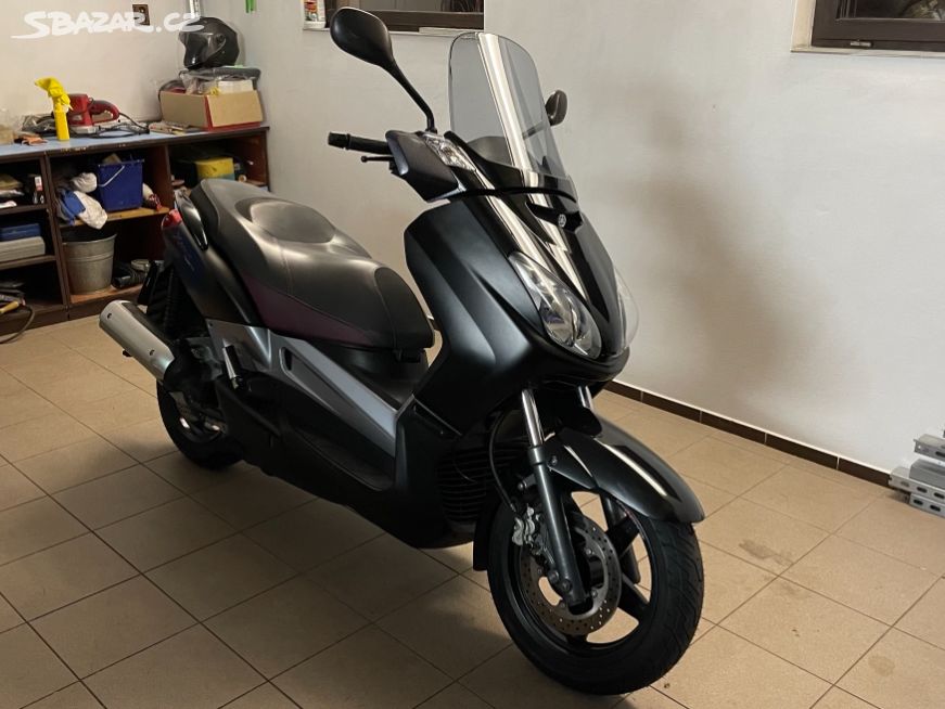 Yamaha x-Max 125