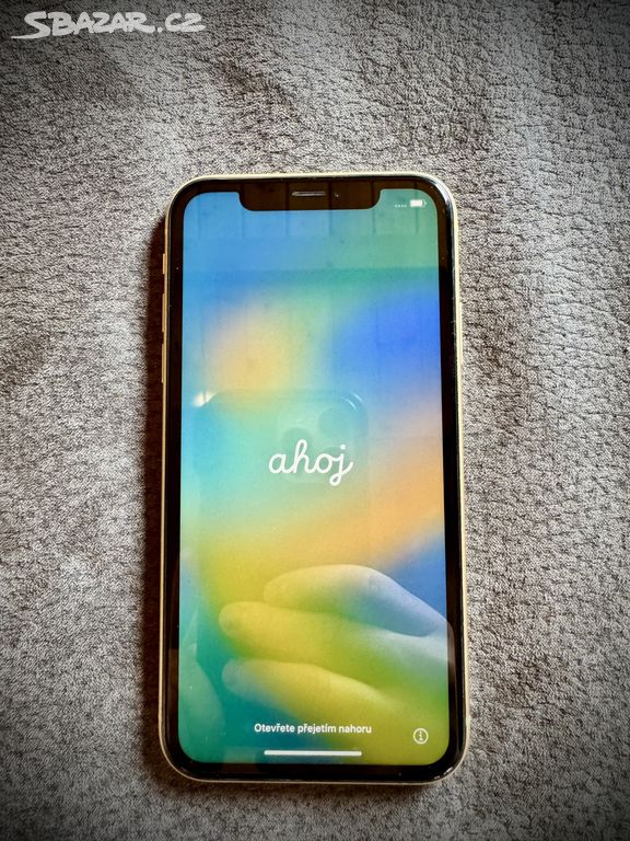 Apple iPhone XR 64GB - 3 900 Kč