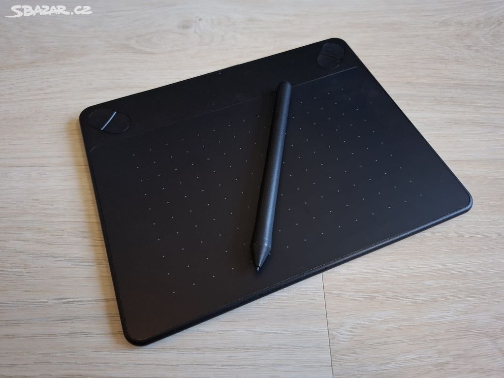 Grafický tablet WACOM INTUOS Small Black