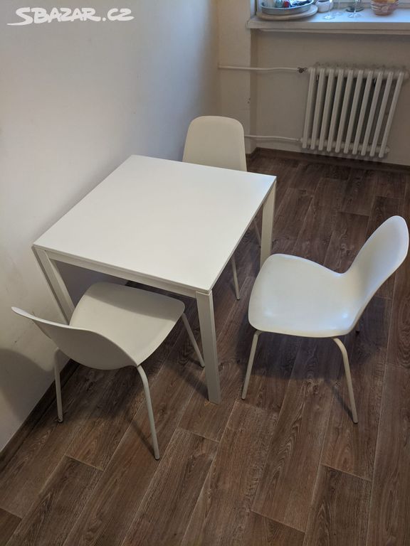 Jídelní stůl 75x75 a židle IKEA 350 Kč/kus