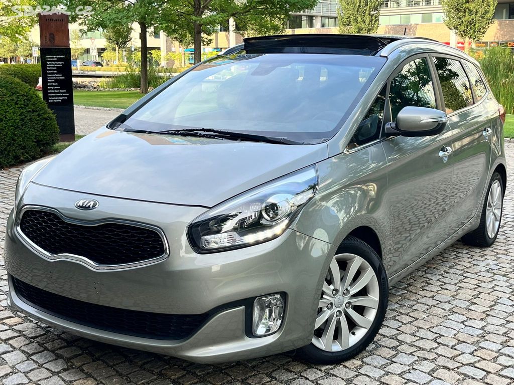 Kia Carens, 1.7CRDi 7MÍST 100KW LED KAMERA