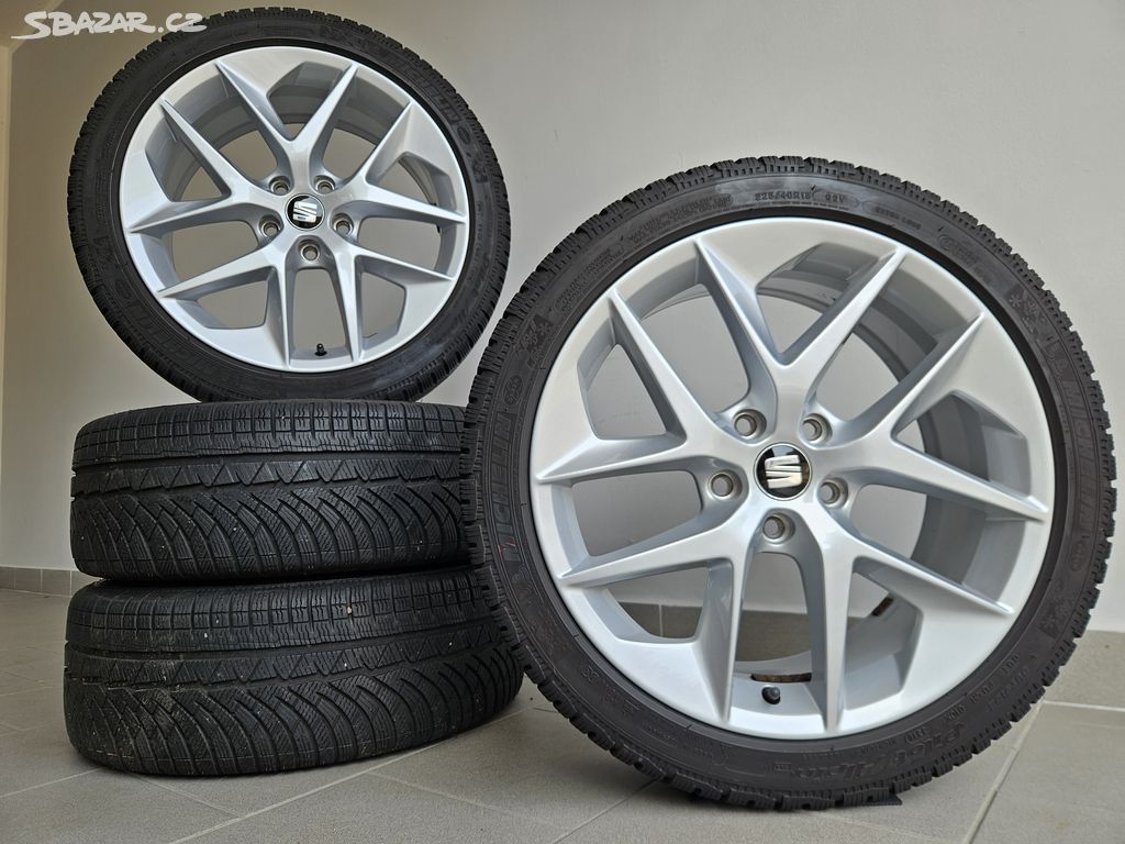 Orig. Seat Leon 5x112 Zimní 225/40/18 - Top