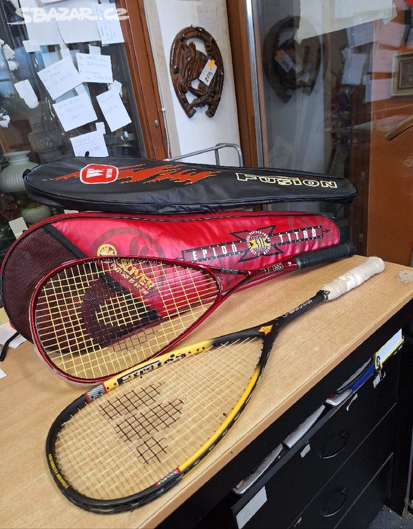 Raketa na squash 2 kusy + obaly + míčky 6x