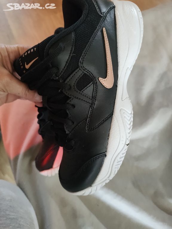 Nike nové 38.5