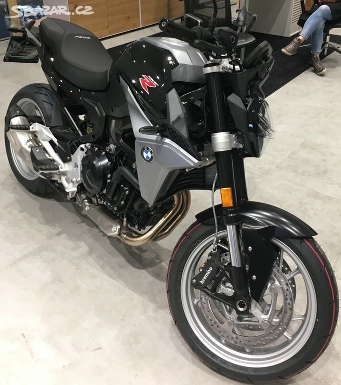 BMW F900R super stav (5t km), +výbava, odpočet DPH