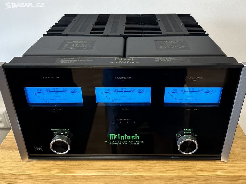 McIntosh MC207 - 7 kanálový výkonový zesilovač