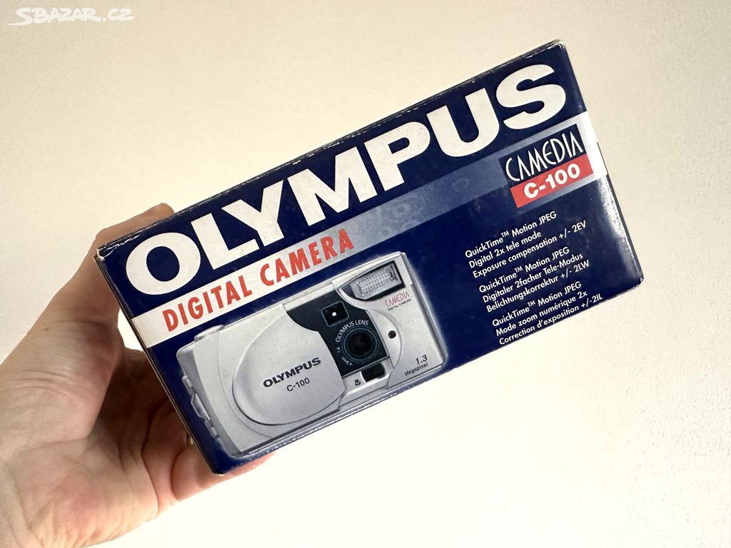 Retro Olympus C-100