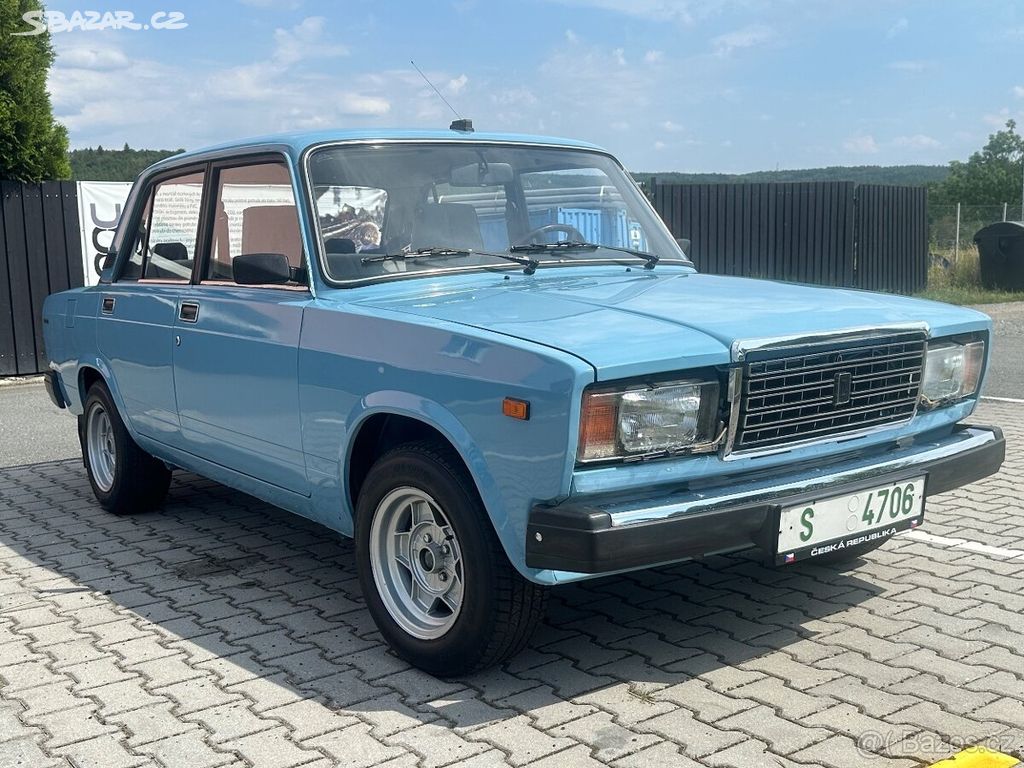 Lada 2107 1989 najeto 57 600 km