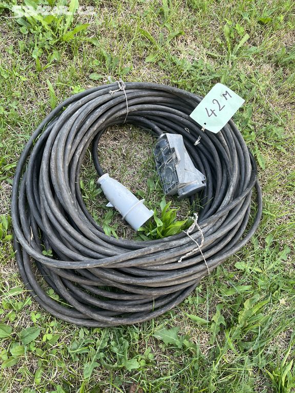 Prodlužovací kabel 42m