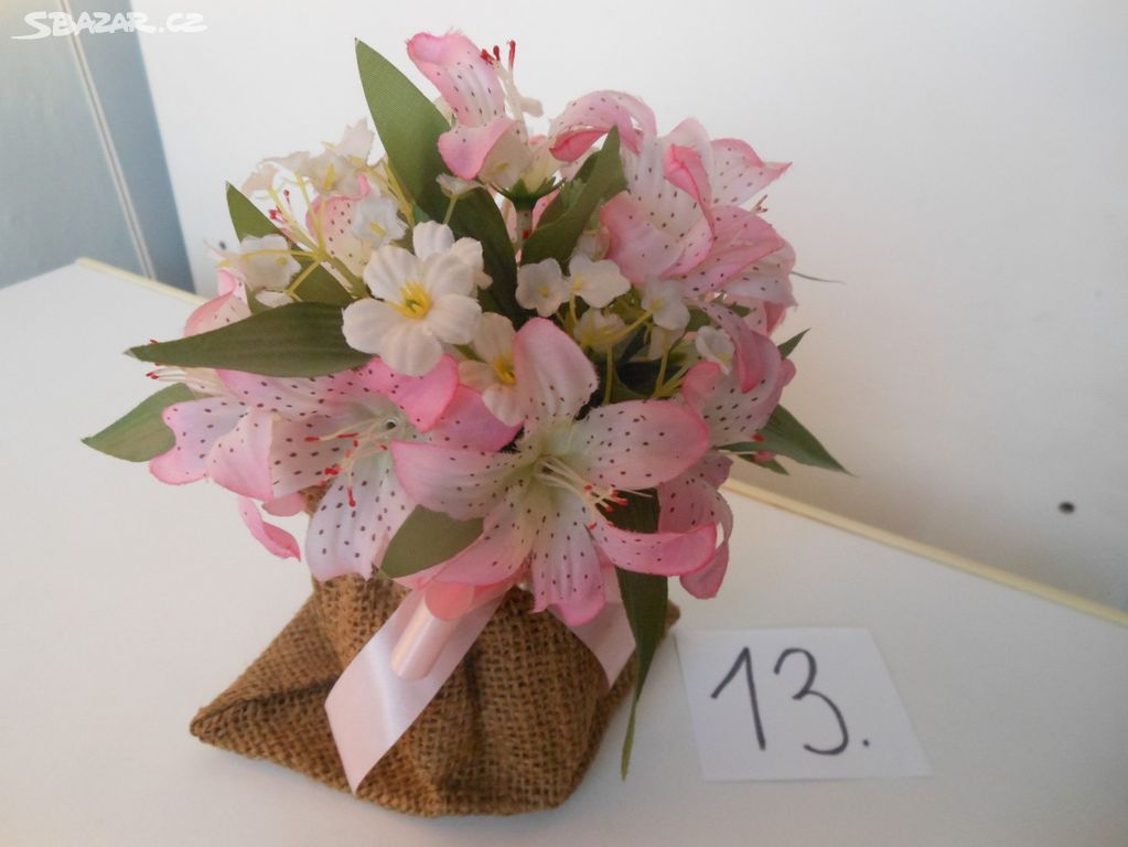 Květina umělá, dárkové balení, výška 17 cm