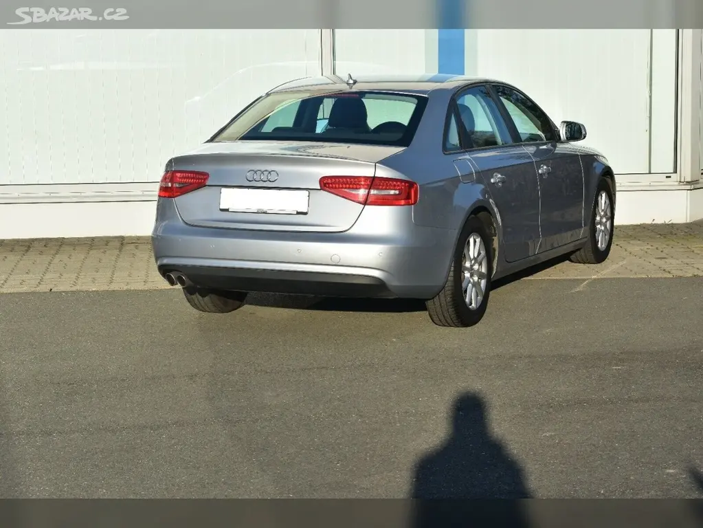 Audi A4 2.0 TDi Ambiente limusine - 136 PS - fotka 2