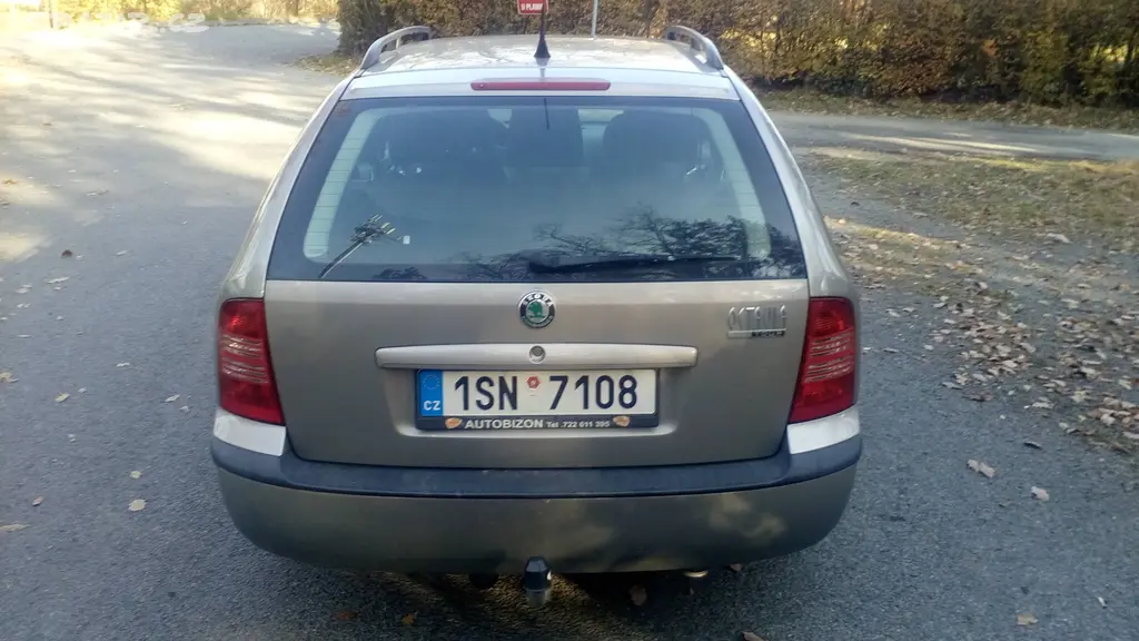 Škoda Octavia combi 1.9 TDI Elegance rv 11/2010-CZ - fotka 5