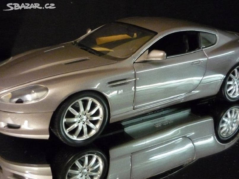 Model 1:18 Rarita Aston Martin DB9 coupe Minichamp