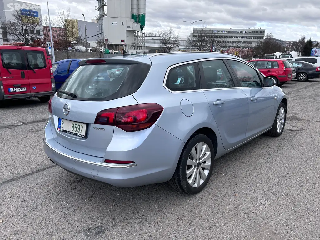 Opel Astra, J Sports Tourer, nové TURBO - fotka 5
