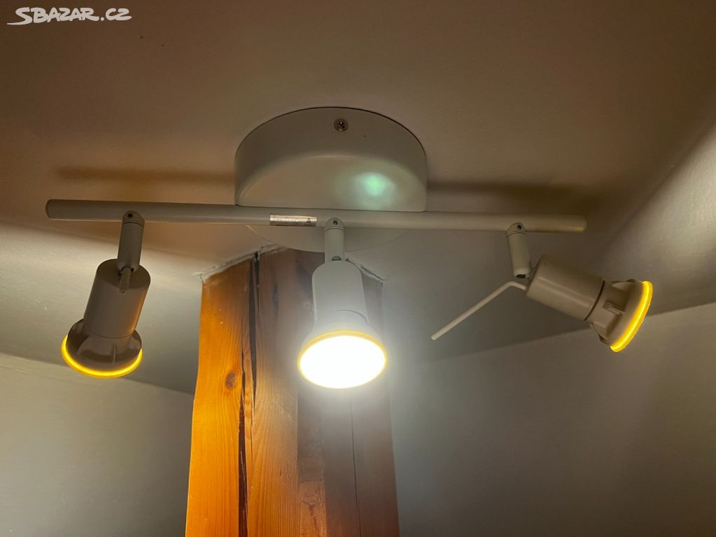 Stropní 3bodové osvětlení vč úsporných LED žárovek
