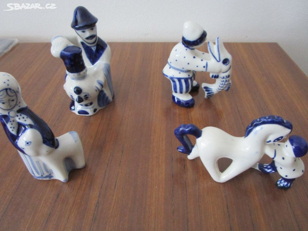 Pohádkové porcelánové figurky.