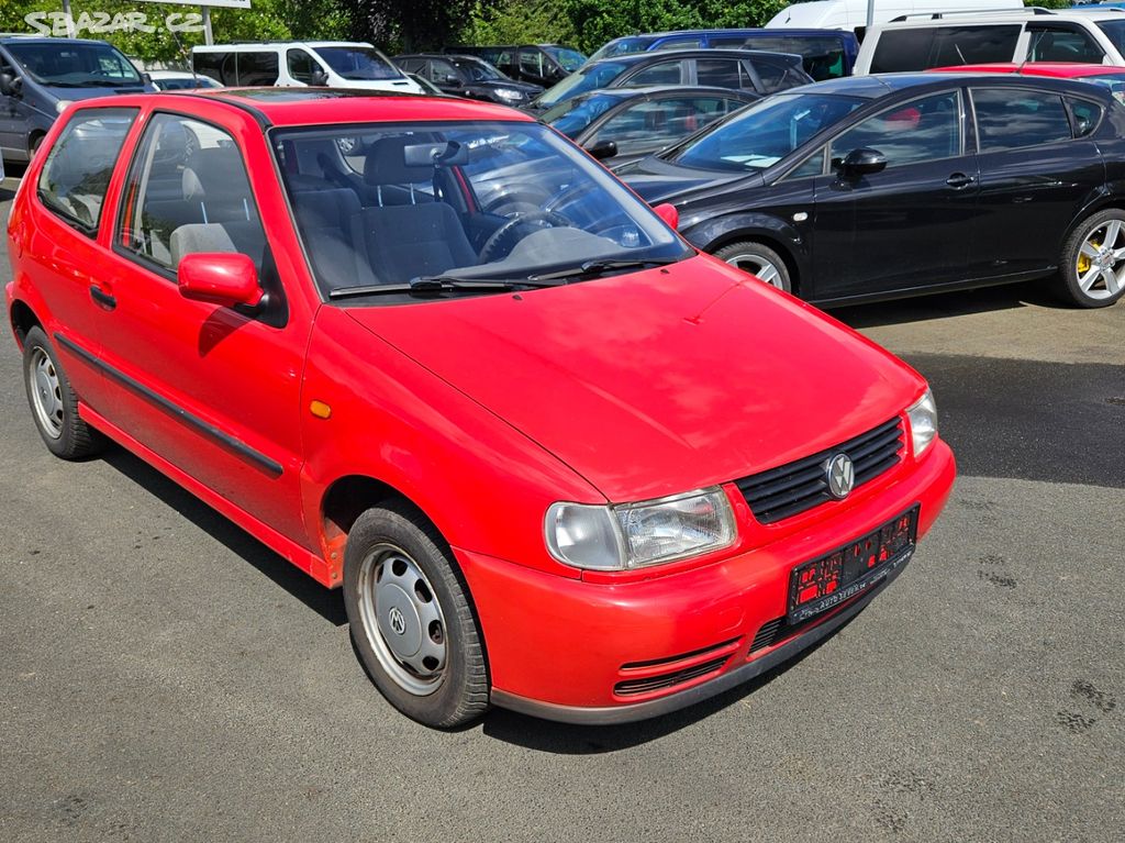 Volkswagen Polo 1,6i automat