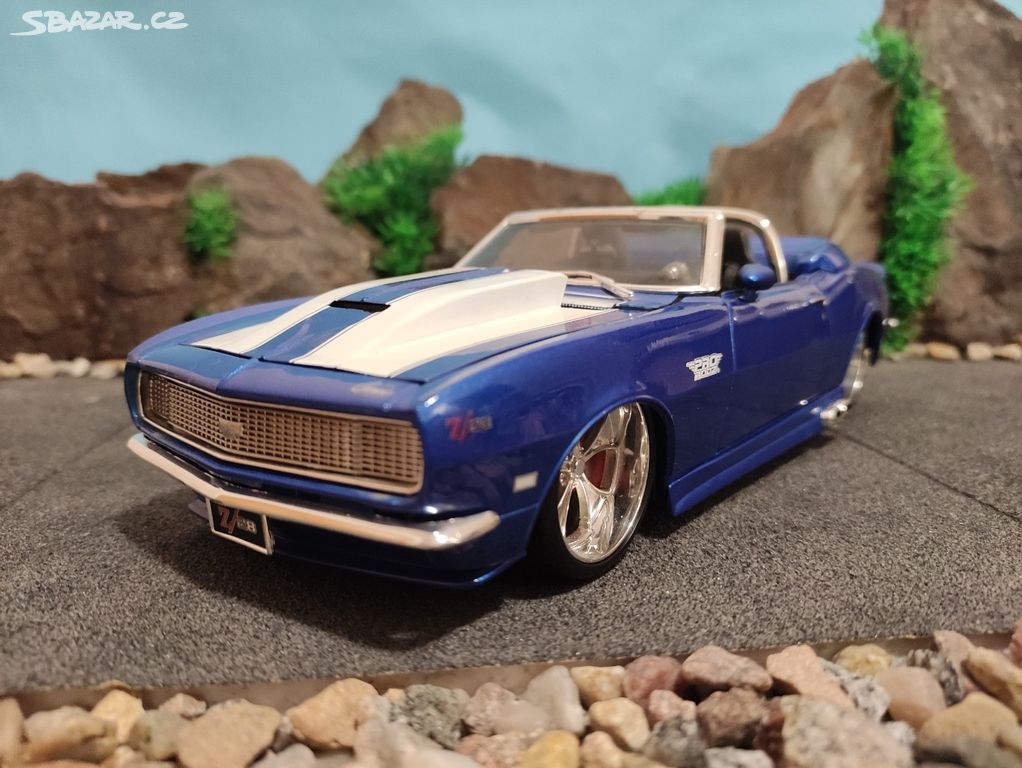 Prodám model 1:18 Chevrolet Camaro Z28 cabrio 1968