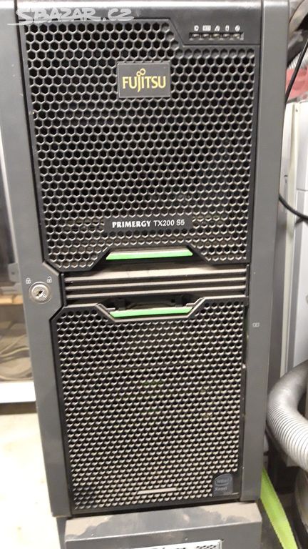 Server Fujitsu TX200 S5