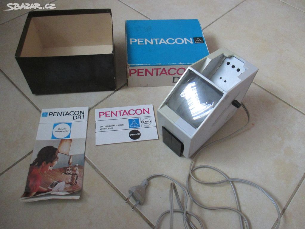 Nabízím starou promítačku Pentacon+krabička