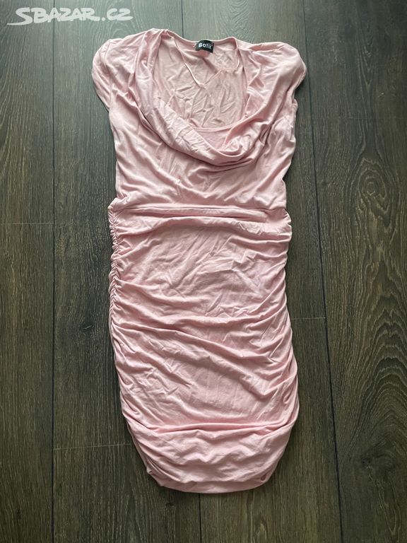 Růžové šaty S-M