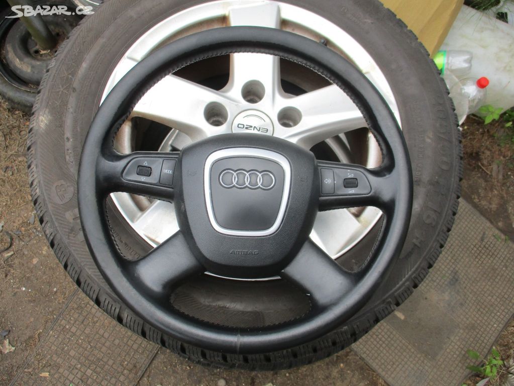 Kožený volant s multifunkcí na Audi A4 b7.