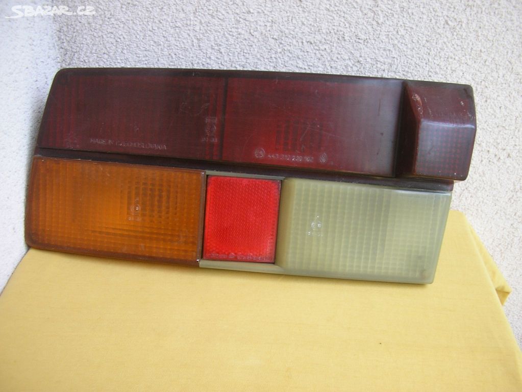 Škoda-levé zadní světlo 105/120 použité