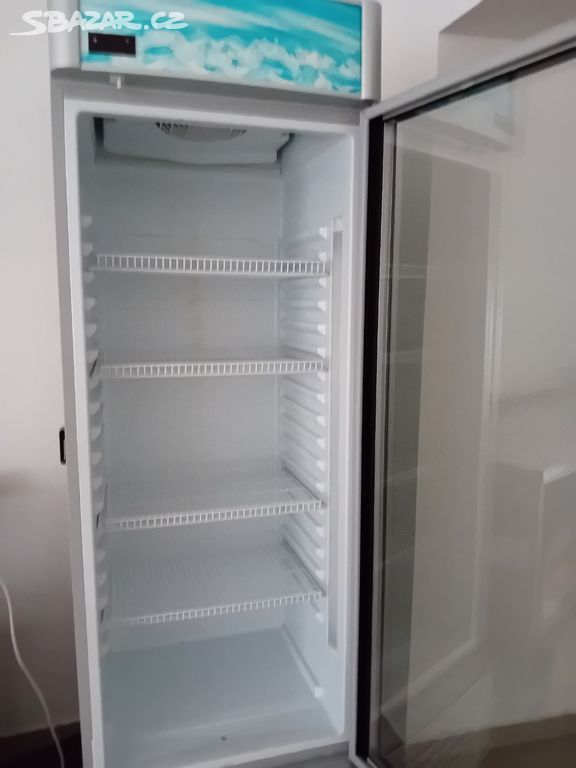 Prosklená lednice