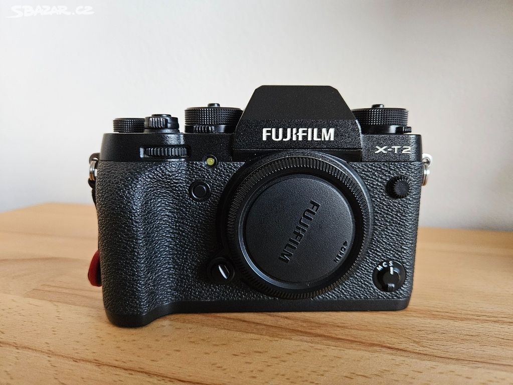 Fujifilm X-T2 + grip + příslušenství