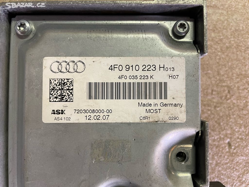 Audi A6 - Zesilovač rádia