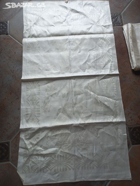 Staré damaškové ručníky s secesním vzorem motýl