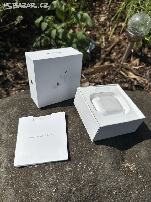 Apple AirPods Pro 2 gen s MagSafe pouzdrem a USB-C