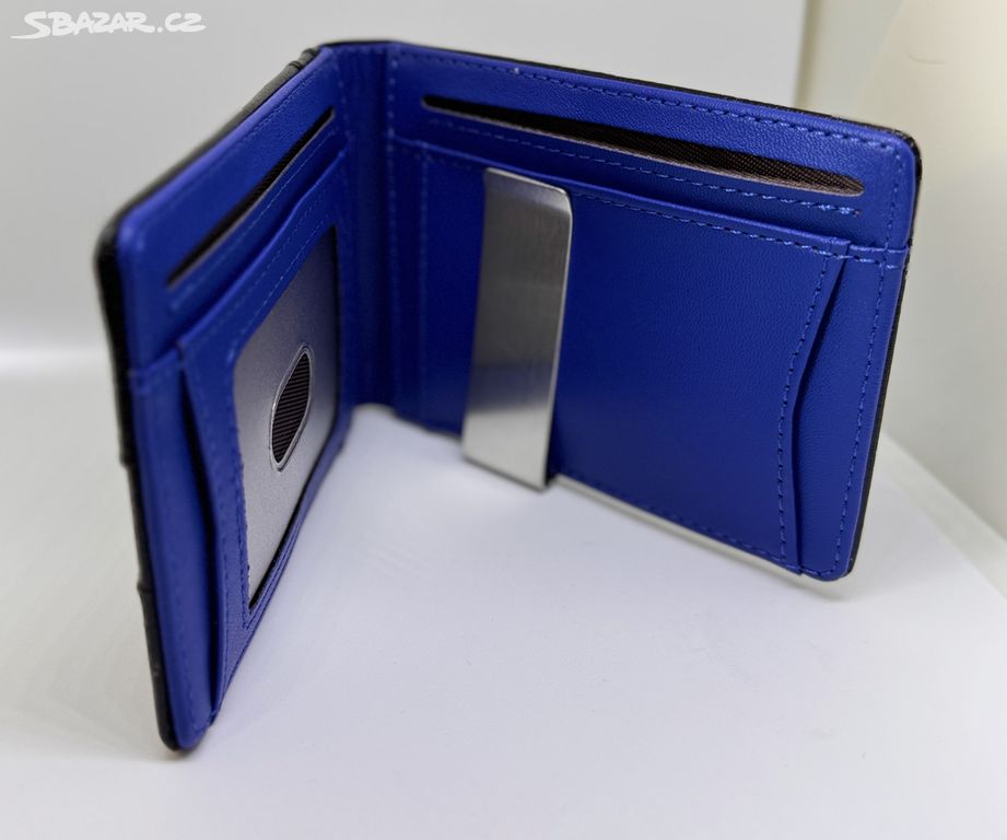 Černá kožená peněženka s modrým vnitřkem