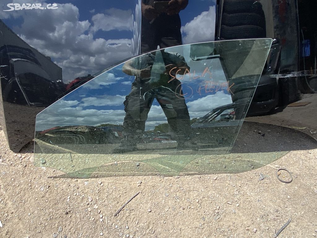Škoda Scala 2017- levý přední sklo do dveří origo