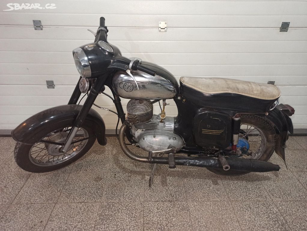 Prodám motocykl ČZ 175/450 DE LUXE