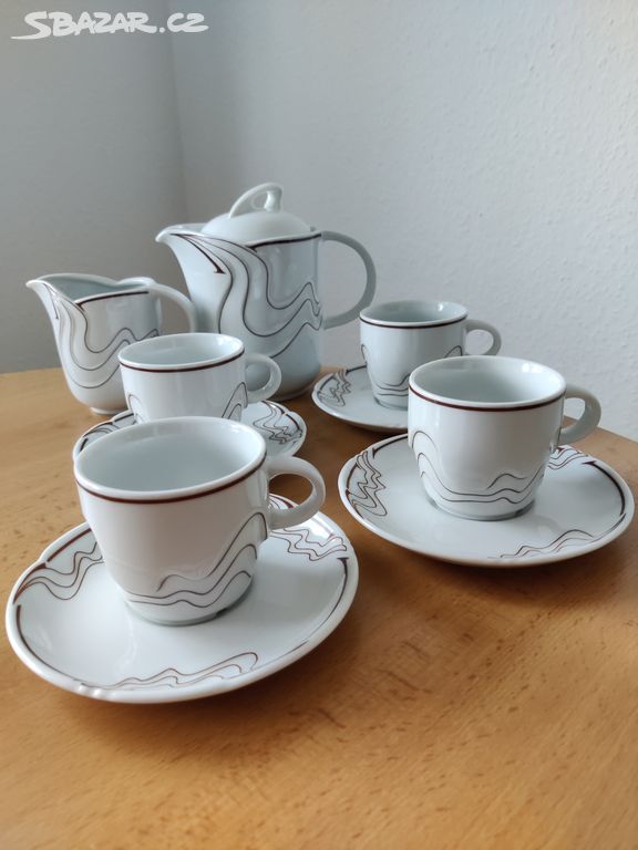 Porcelánový set (čs. výroba Dvory u Karl. Varů)