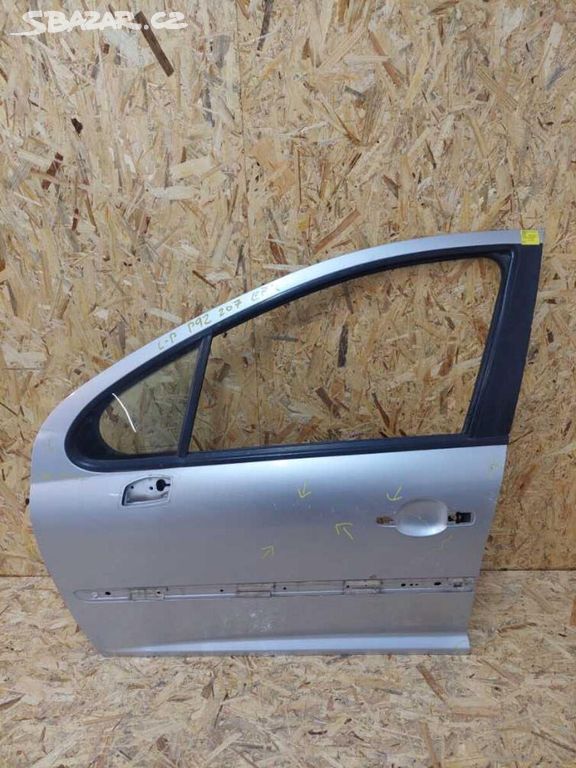 Dveře levé přední Peugeot 207 Stříbrná EZR poškoze