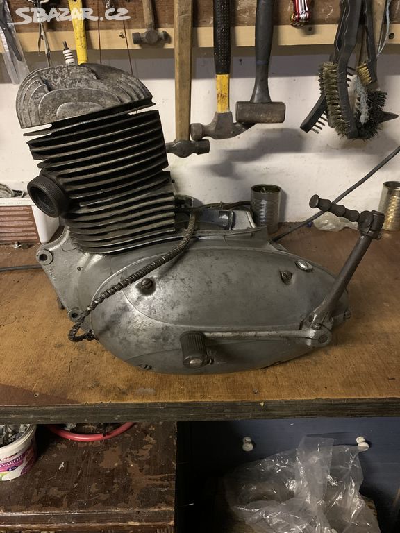 motor Pérák Jawa 250 Zbrojovka 1949