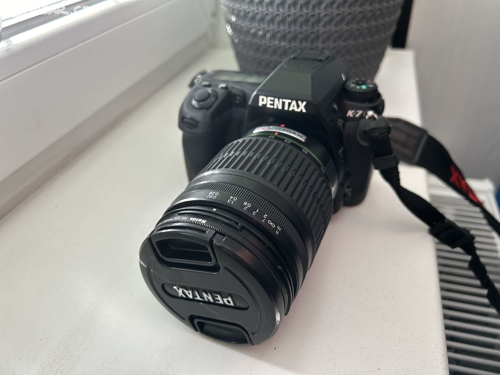 Fotoaparát Pentax K7 s příslušenstvím