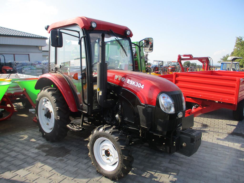 Malotraktor YTO ESK 304 s kabinou a topením