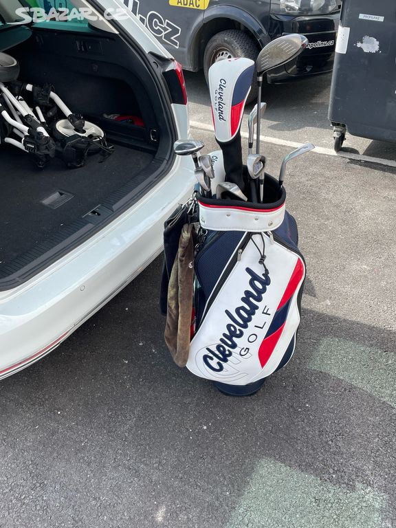 Golfový bag s holemi