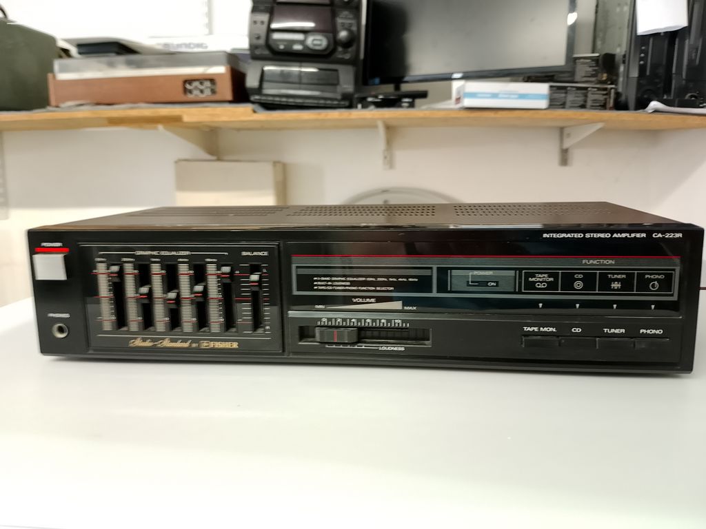 STEREO ZESILOVAČ FISHER CA-223R