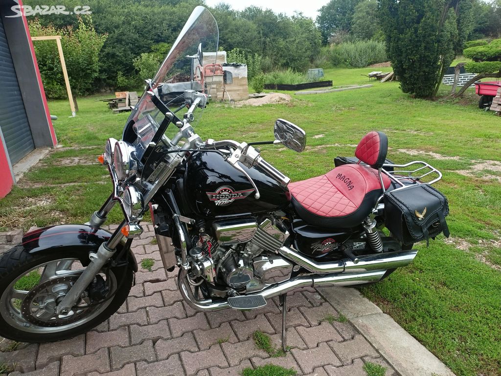 Honda Magna