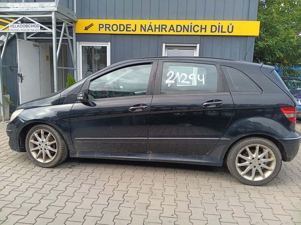 Prodám náhradní díly z vozu Mercedes Benz B 180